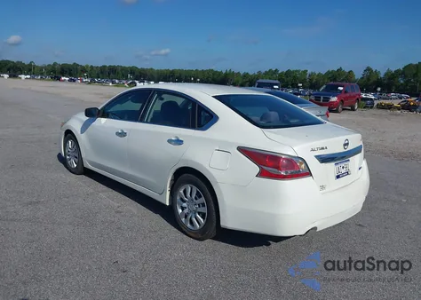 2014 Nissan Altima 2.5 S z USA, uszkodzony, nr VIN 1N4AL3AP5EN255591